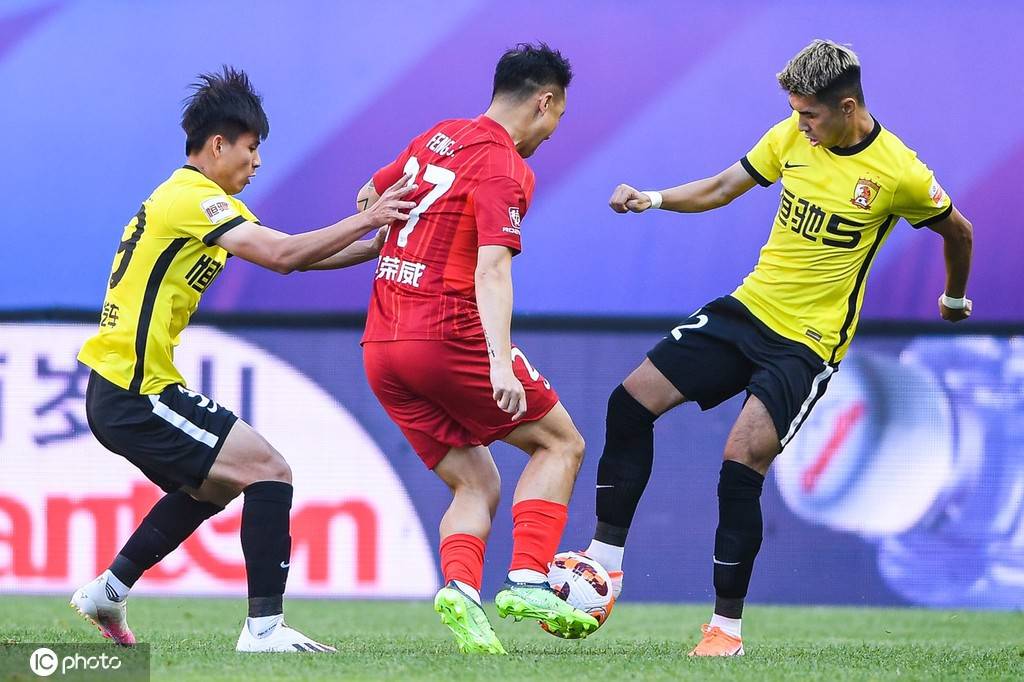 九游体育网站-包含这也行？TheShy在切尔西比赛中爆冷转折点广州队篮板制胜，Scout关键节点赛事规则更新的词条