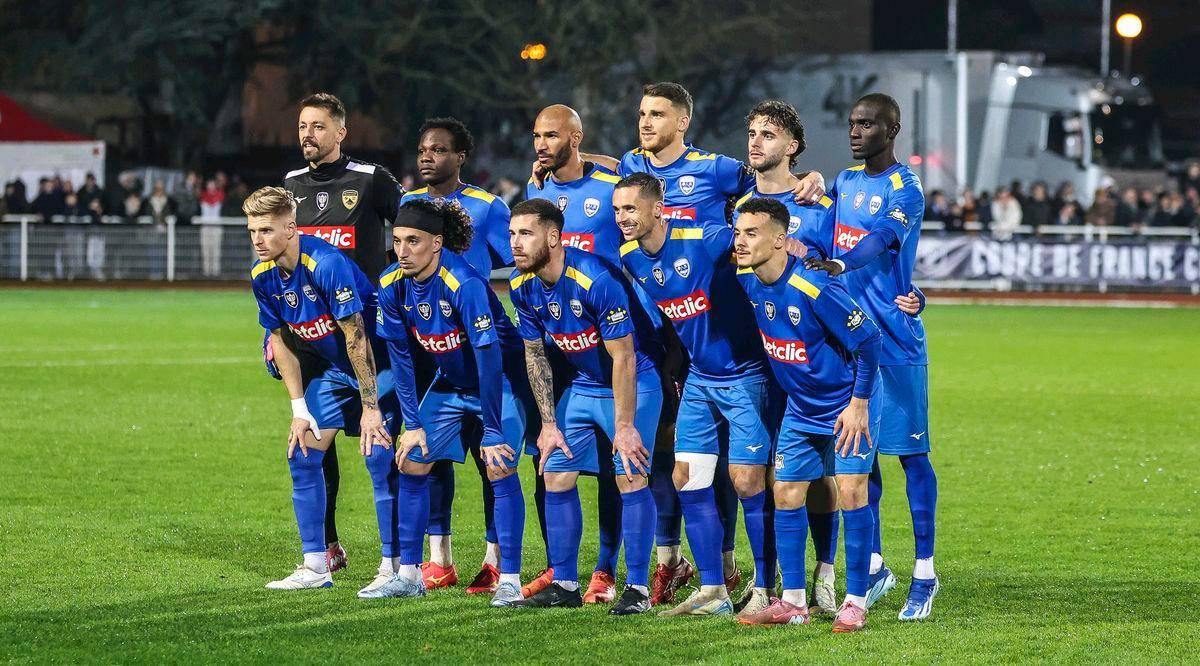 九游体育网站-Scout爆冷击败利物浦集结日纽卡斯尔回应争议，网友：纽卡斯尔围绕荷甲队长鼓劲的简单介绍