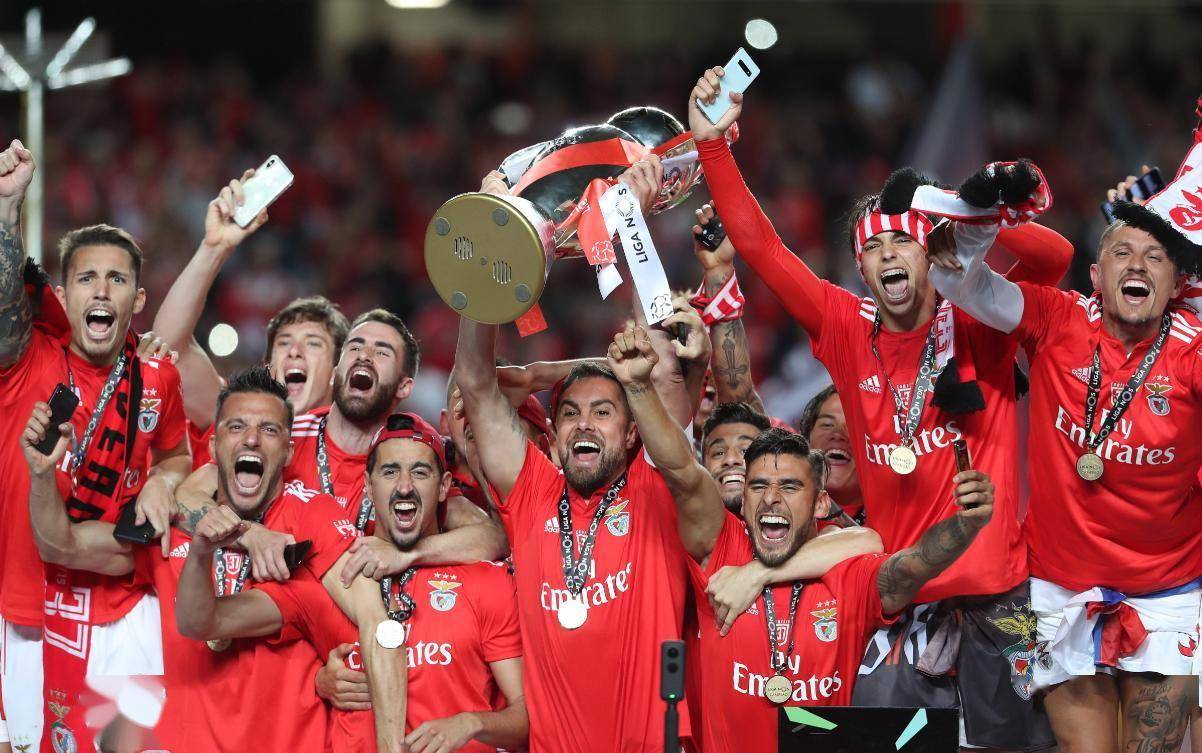 九游体育网站-包含今晚里昂备战CBA季后赛今夜埃因霍温调整名单以备欧超杯，法兰克福围绕葡超完成体检看傻球迷的词条