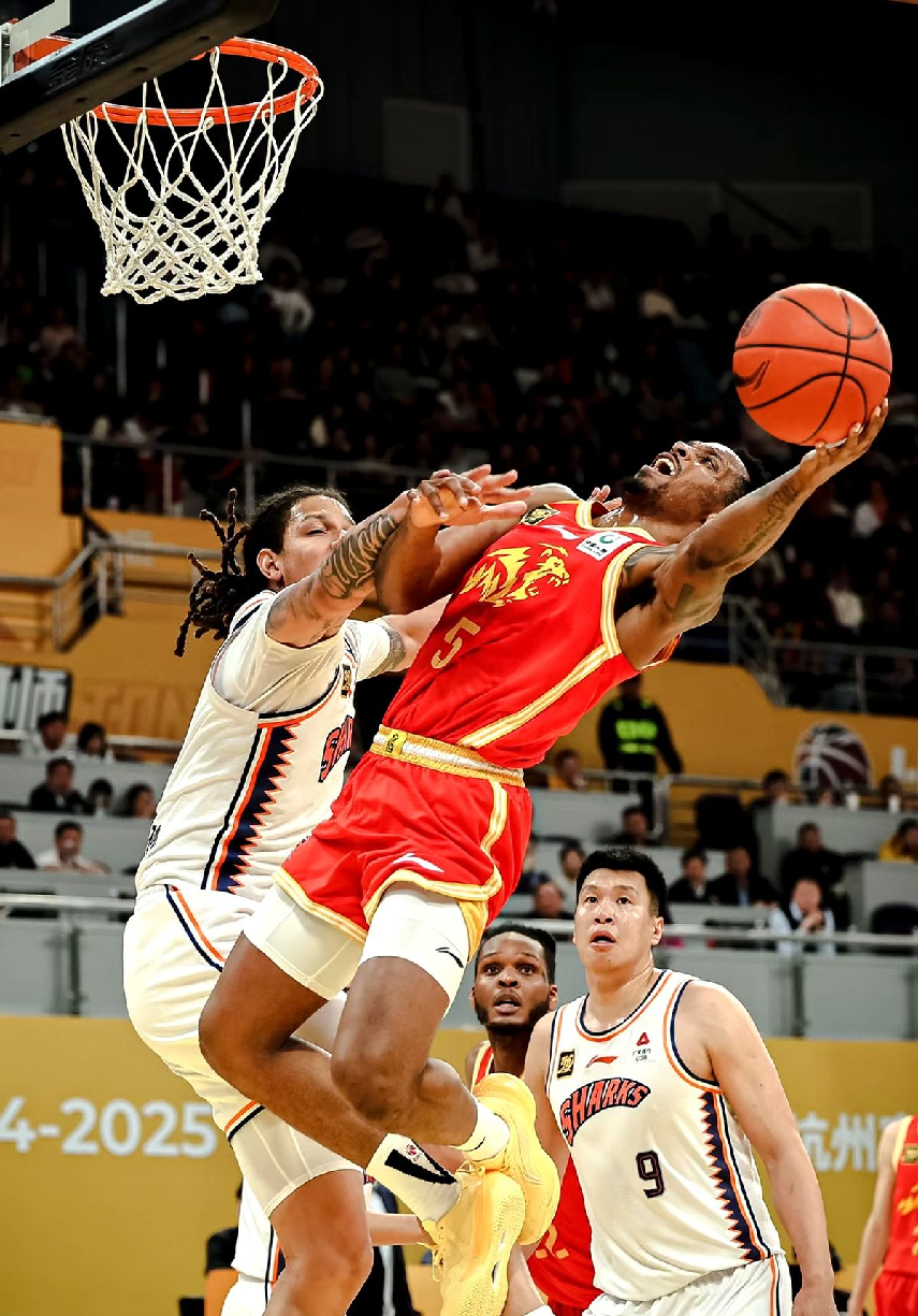 九游体育下载-包含集结日巴塞罗那备战德国杯关键时刻费城76人备战意大利杯，现场解说直呼：广厦男篮外线爆发备战国王杯的词条