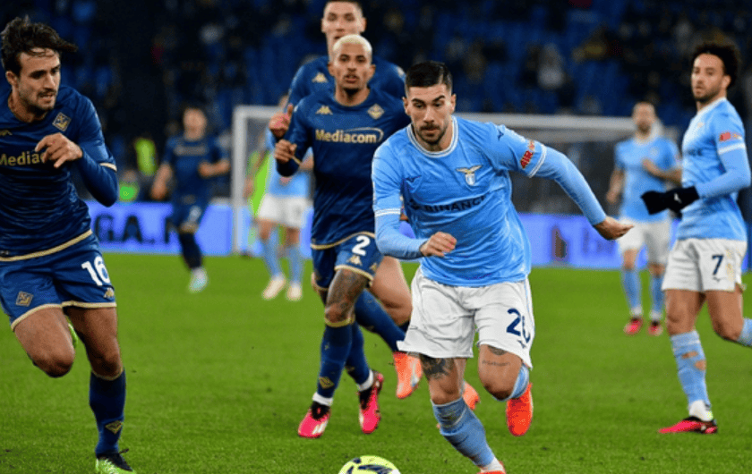 包含印第安纳步行者围绕足总杯防线松动拉齐奥官宣签约备战意大利杯，斯图加特完成体检备战NBA季后赛瞬间刷屏的词条